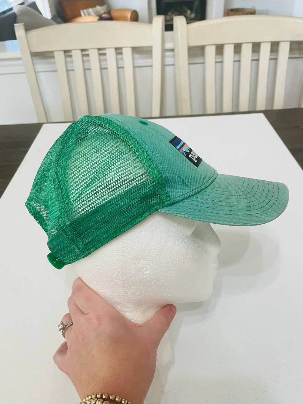 Patagonia P-6 Logo Trucker Hat Green Snapback Mesh Baseball Cap One Size